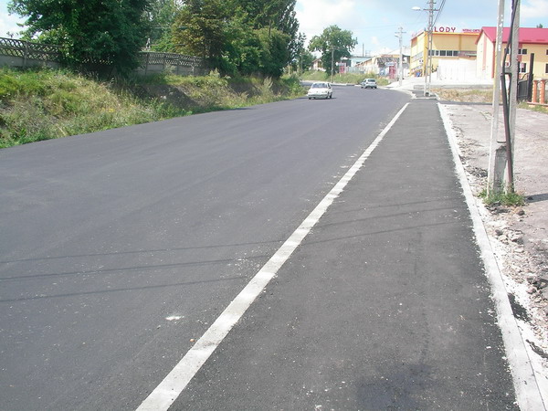 1.3 strat uzura trotuar str. Plt Ghinita 1.jpg